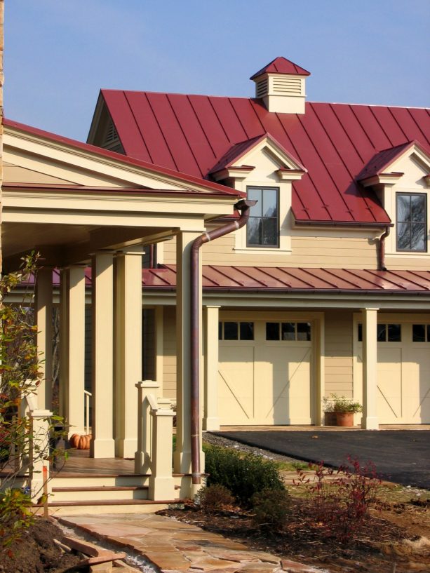 a red metal roof and strathmore manor by benjamin moore siding color combination