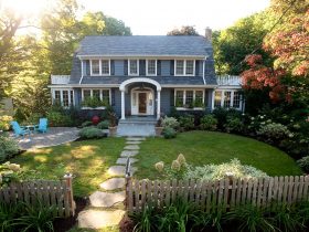 front walkway landscaping idea with large-cut pennsylvania field stone