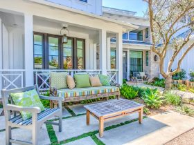 country style front yard patio made of concrete paver