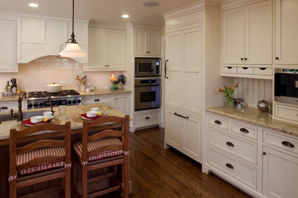 traditional crown molding as a kitchen cabinet trim idea