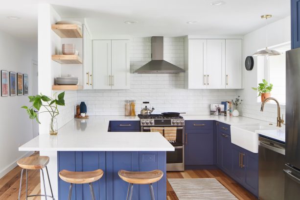 benjamin moore - new providence navy blue base cabinets to give a punch of color in benjamin moore - super white uppers