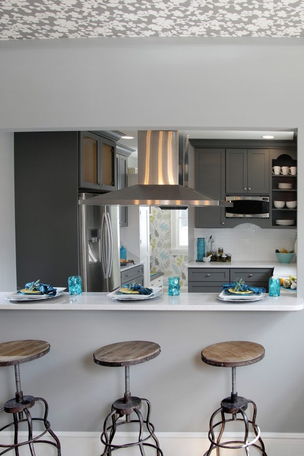 combination of dark gray cabinets and light gray walls