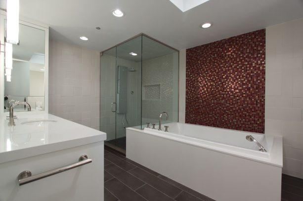 maroon accent color for gray and white bathroom