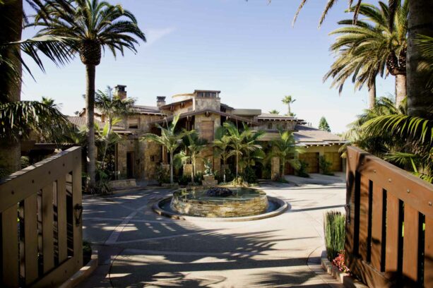 round water features as a focal point in a circular driveway landscaping