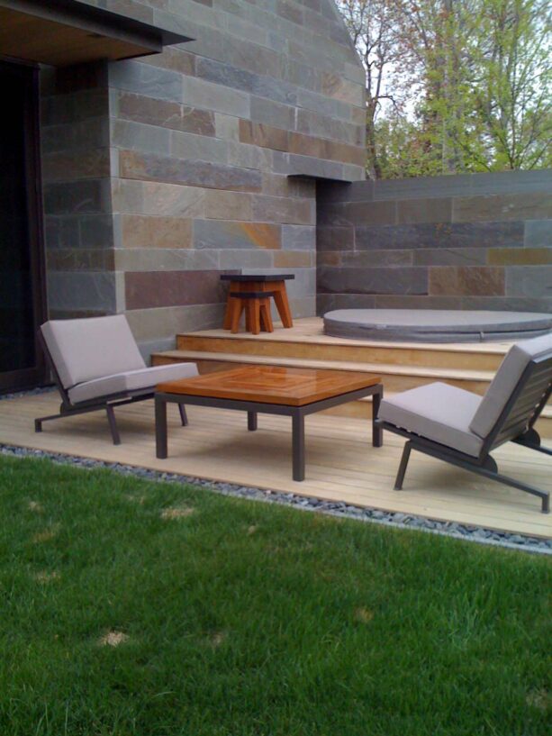 peebles patio border to complement the bluestone wall around