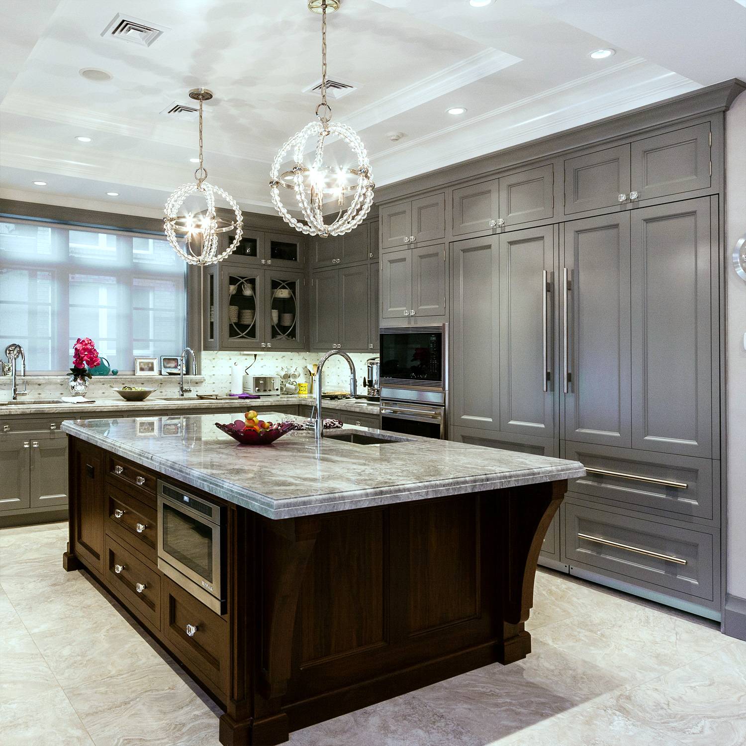 12 Best Charcoal Kitchen Cabinets to Create a Sophisticated Look – La ...
