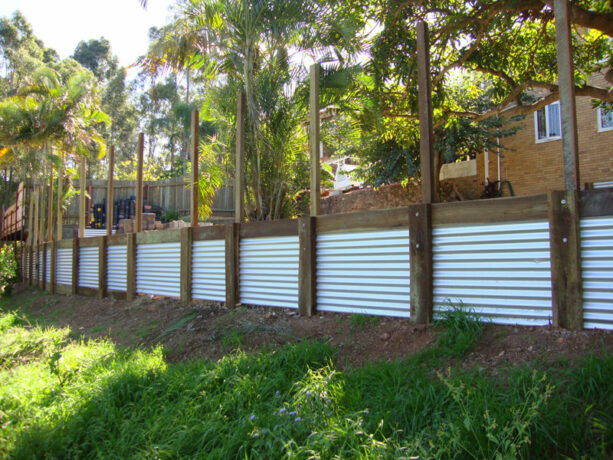 corrugated metal retaining wall with wooden structure