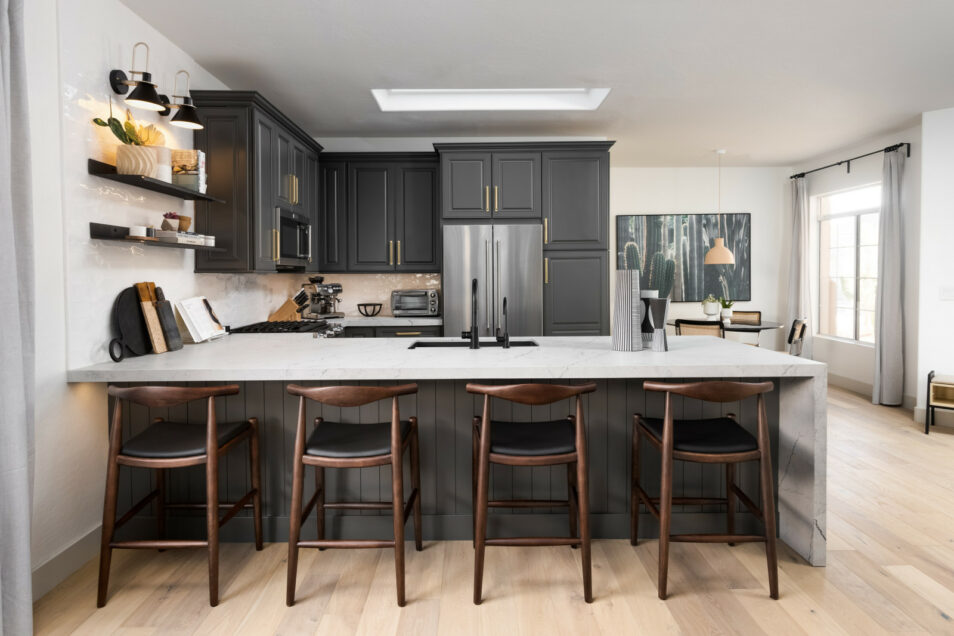 12 Best Charcoal Kitchen Cabinets to Create a Sophisticated Look – La ...